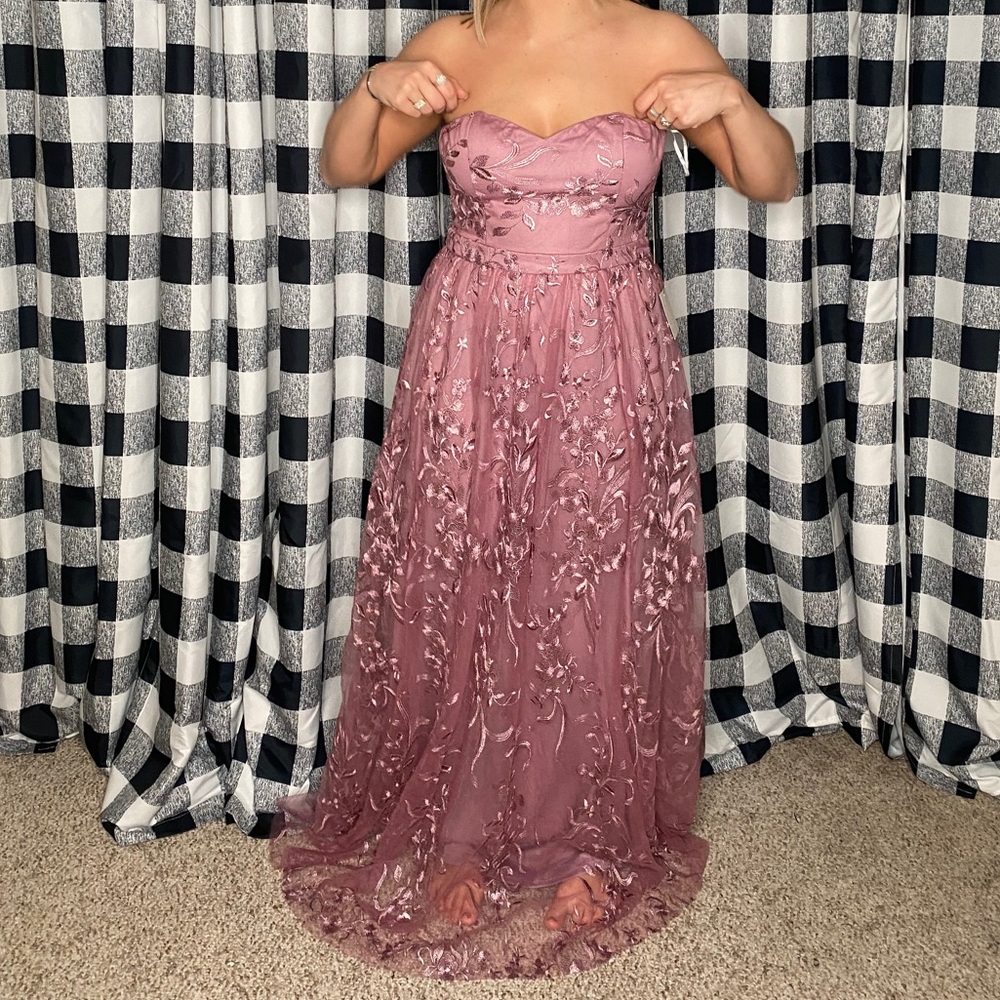 Lulu’s NWT formal dress
